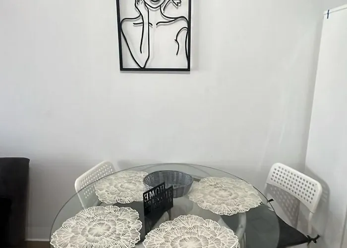 1 Bedroom With Communal Pool 파포스