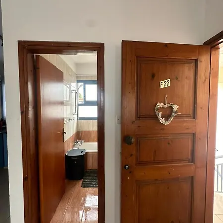 1 Bedroom With Communal Pool بافوس