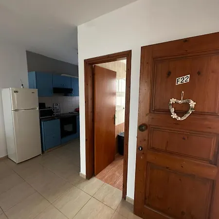 1 Bedroom With Communal Pool פאפוס
